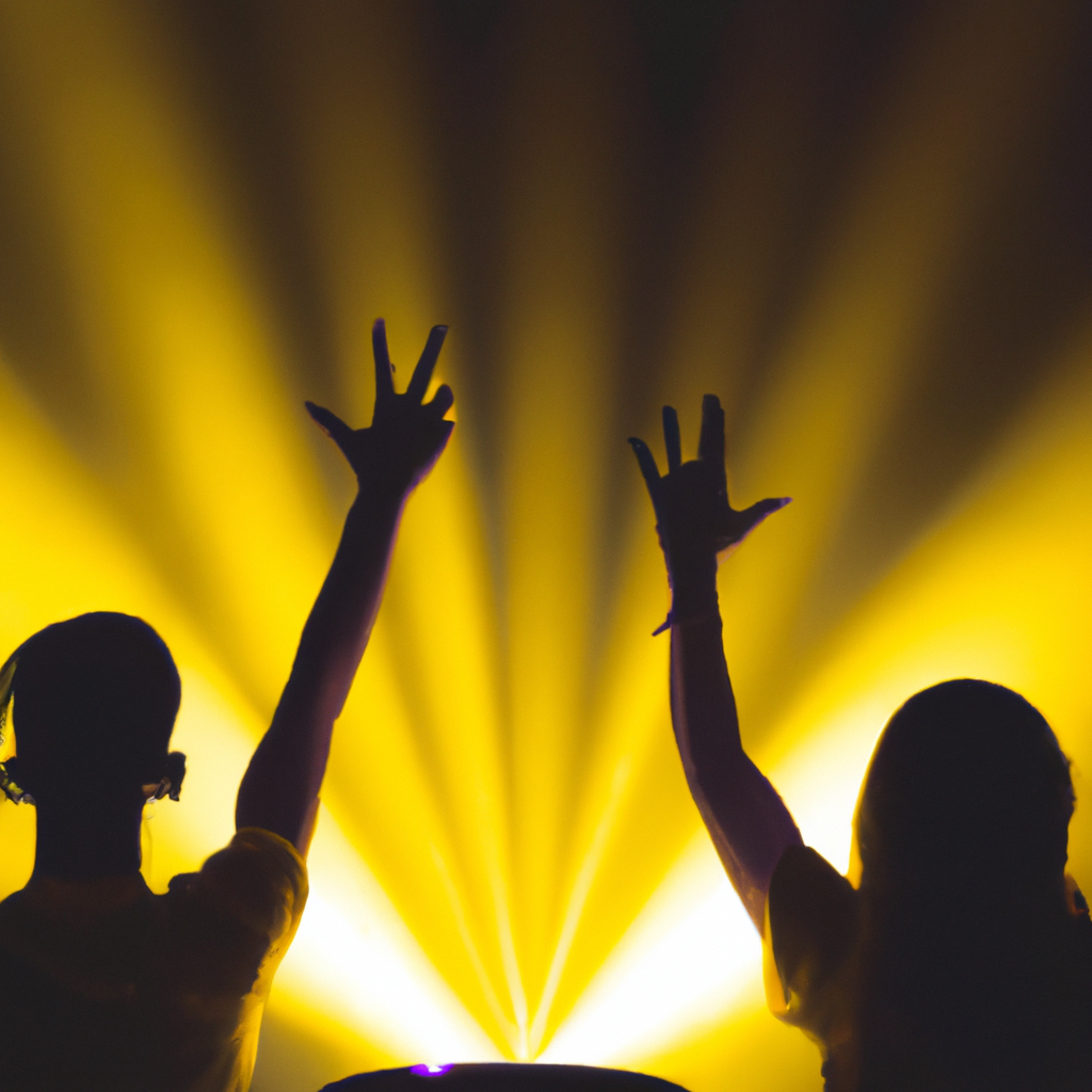 Ana, fotógrafa de retrato sonriendo en el estudio, luz suave y fondo gris (imagen generada)